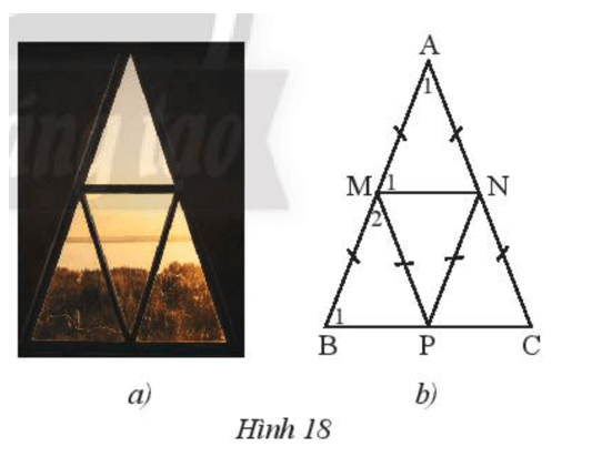 Một khung cửa sổ hình tam giác có thiết kế như Hình 18a được vẽ lại như Hình 18b